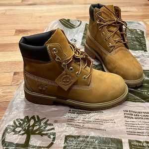 Timberland kid size 2